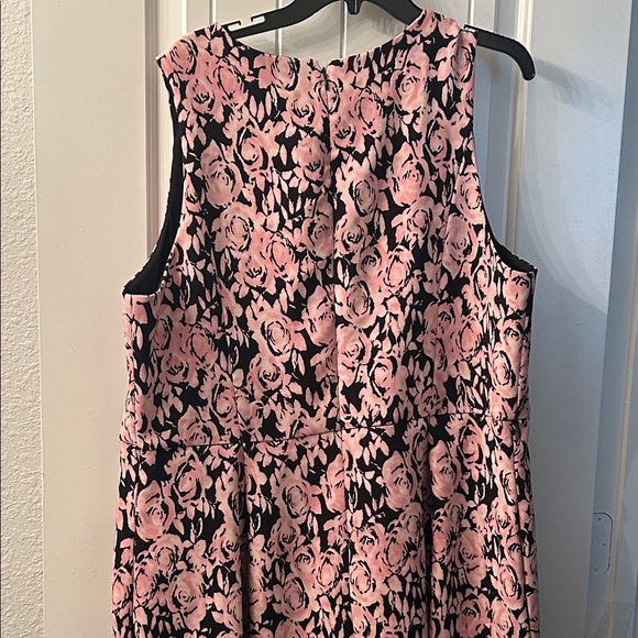 Cottage Core Floral Pink and Black Sleeveless Dress with pockets - Picture 5 of 13